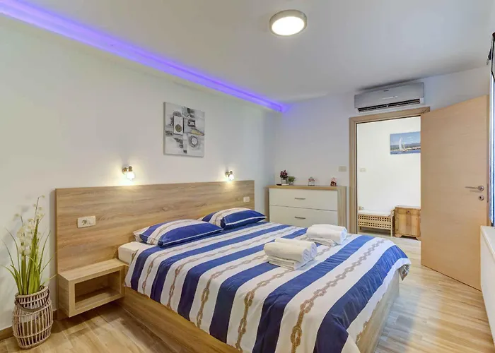 In 30426 Case de vacanță Novi Vinodolski