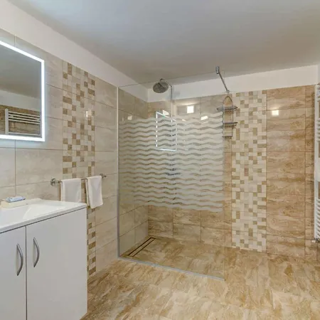 In 30426 * Novi Vinodolski